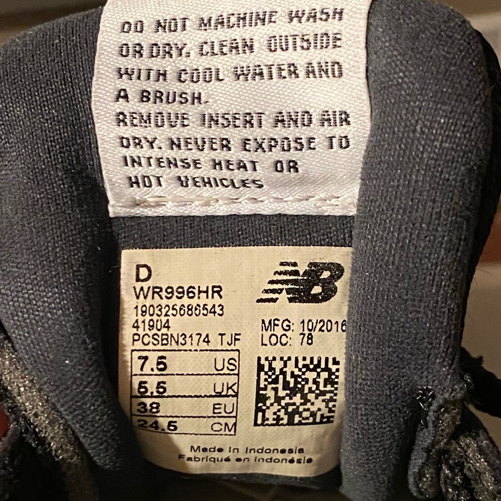 NEW BALANCE 996 Suede Sneakers, WIDE SIZES - Picture 6 of 6